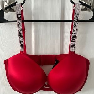 Res Victoria secret push up bra add 2 cups sizes